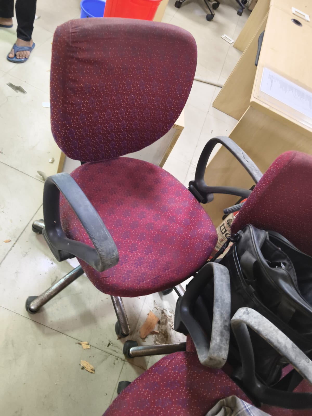 Old Office Furniture Buyer in Kolkata, Bangalore & Delhi